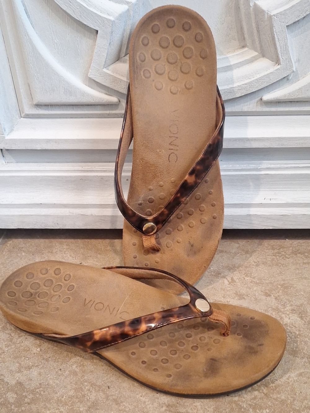 Vionic Leather Footbed Sandals flip flop thong size 7.5.